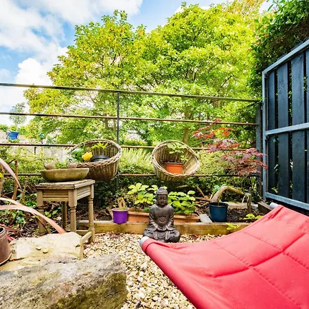 The West End Hideaway #1 *